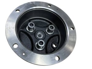 Крышка редуктора бортовой передачи